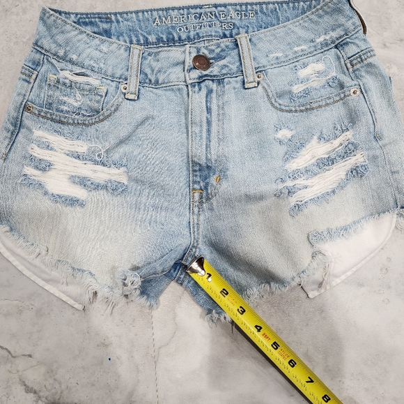 American Eagle Shorts Womens Distressed Cutoff Jeans Light 2 - Picture 3 of 5